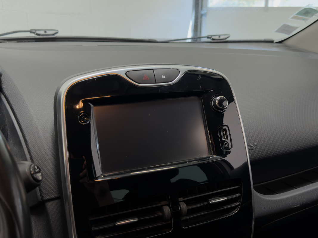 Renault Clio — 16