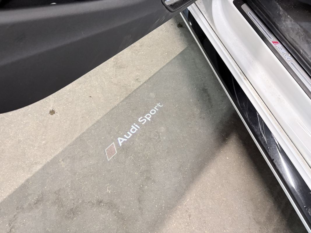 Audi Rs4 Avant — 32