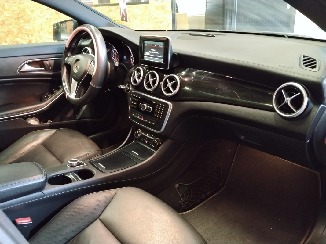 Mercedes Classe CLA — 10