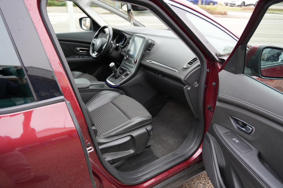 Renault Grand Scenic — 34