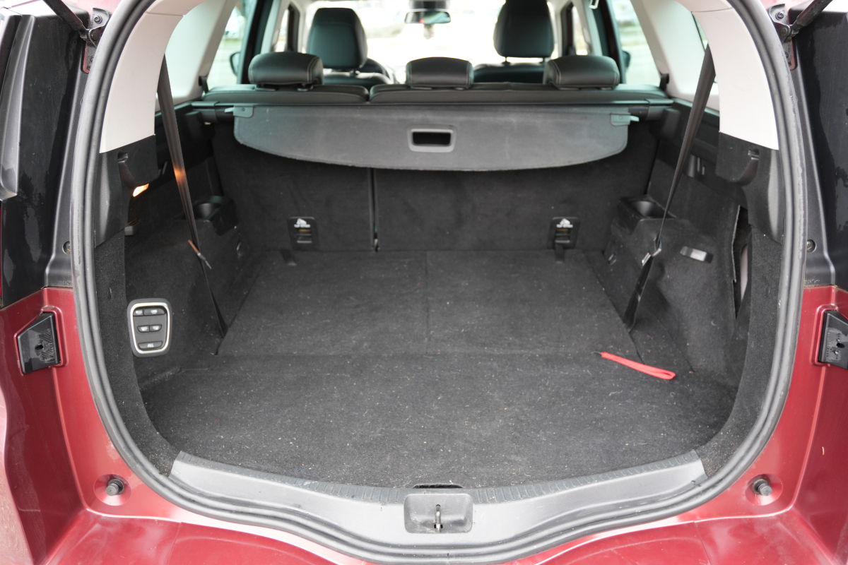 Renault Grand Scenic — 19