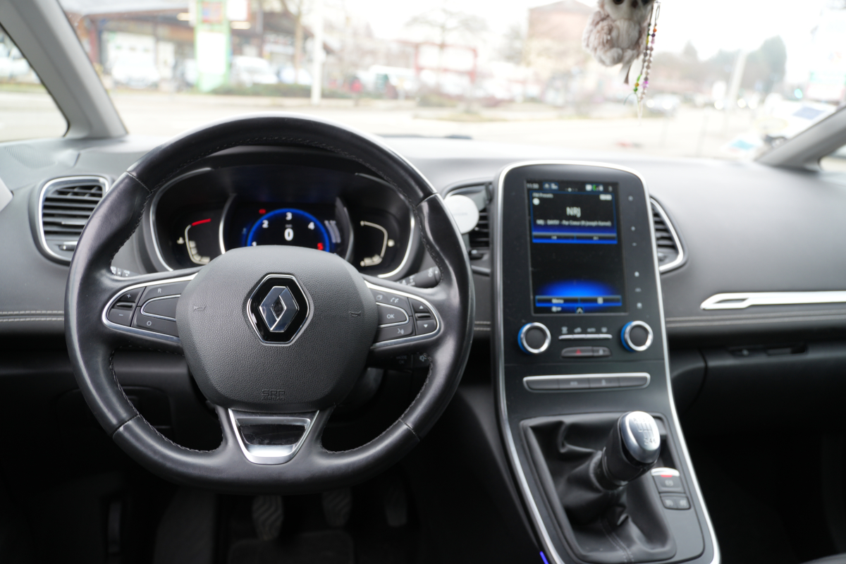 Renault Grand Scenic — 21