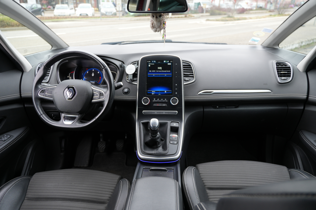 Renault Grand Scenic — 11