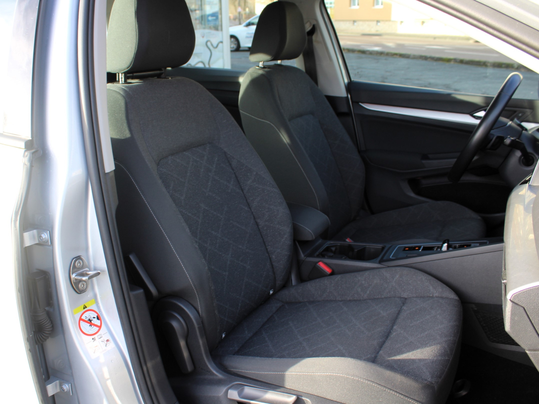 Volkswagen Golf — 31