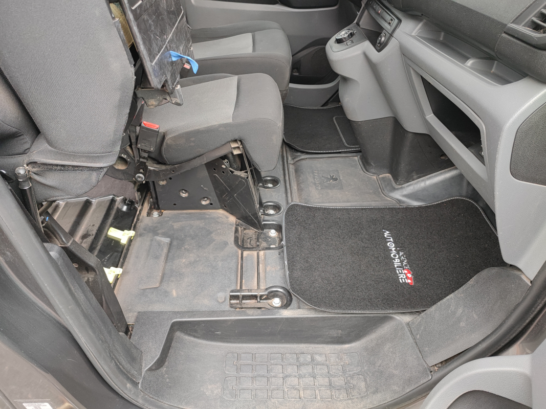 Peugeot Expert — 23