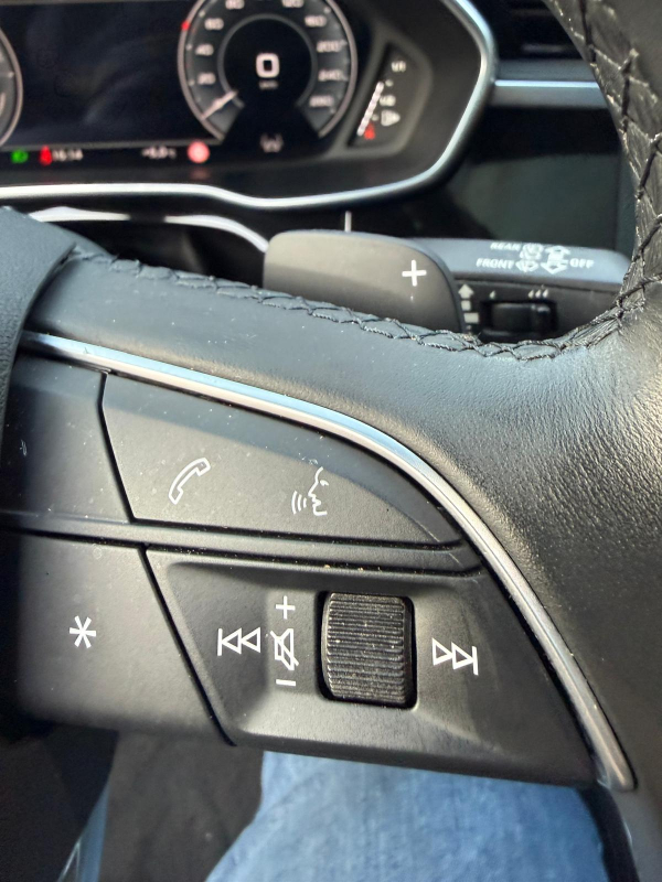 Audi Q3 — 14