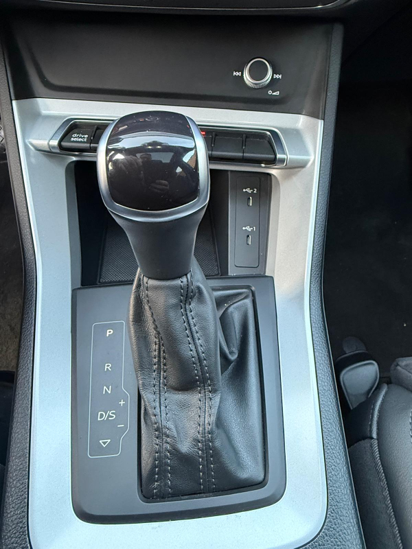 Audi Q3 — 16