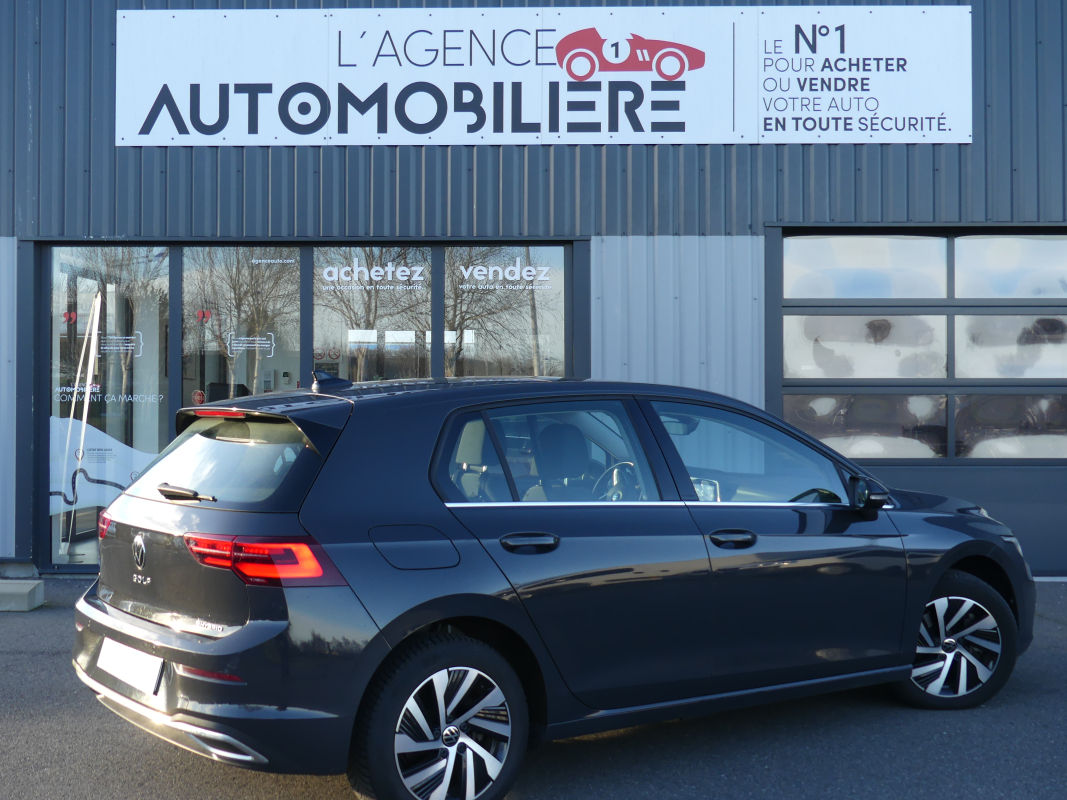 Volkswagen Golf — 5