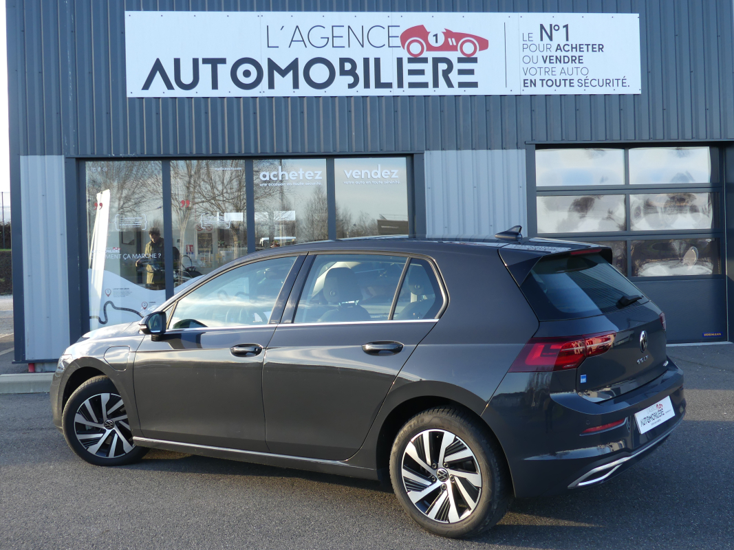 Volkswagen Golf — 3