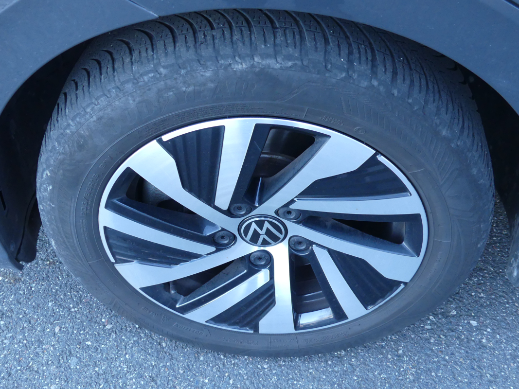 Volkswagen Golf — 23