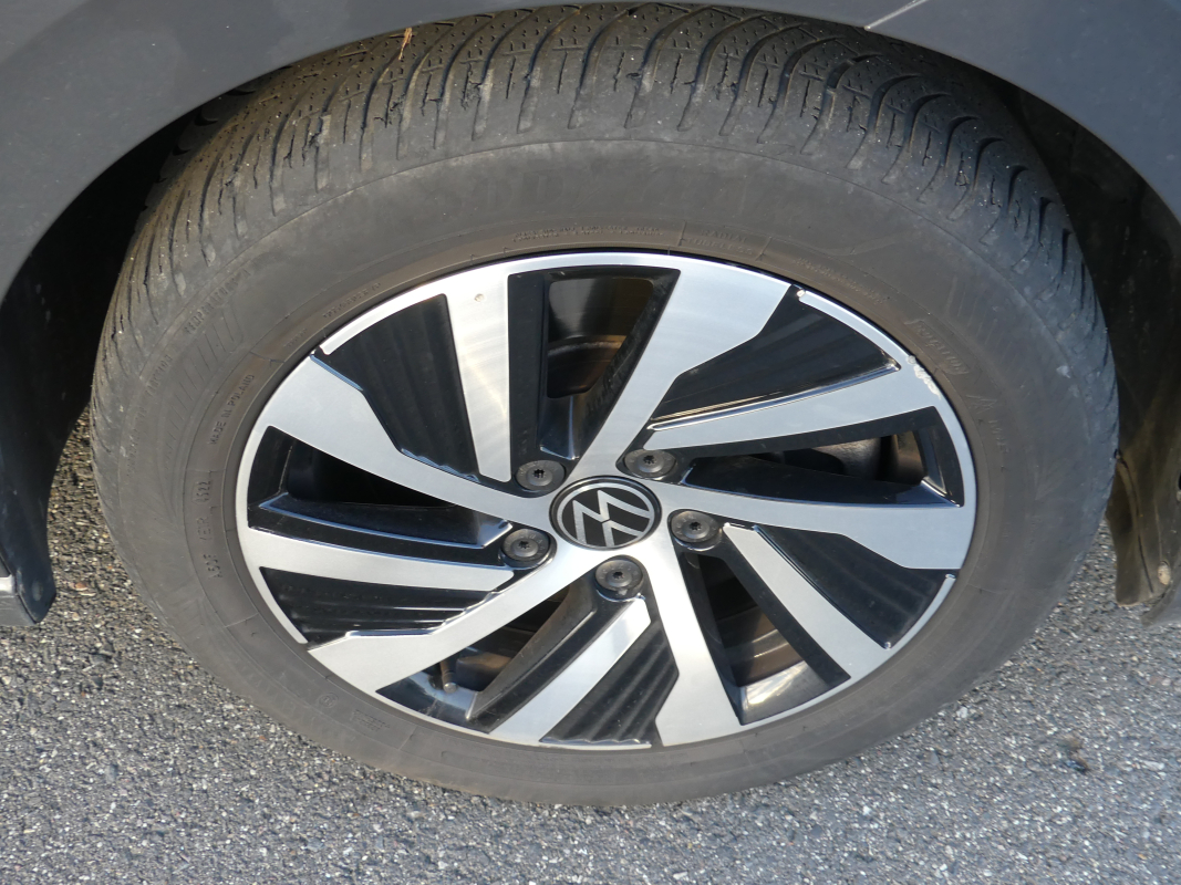 Volkswagen Golf — 25