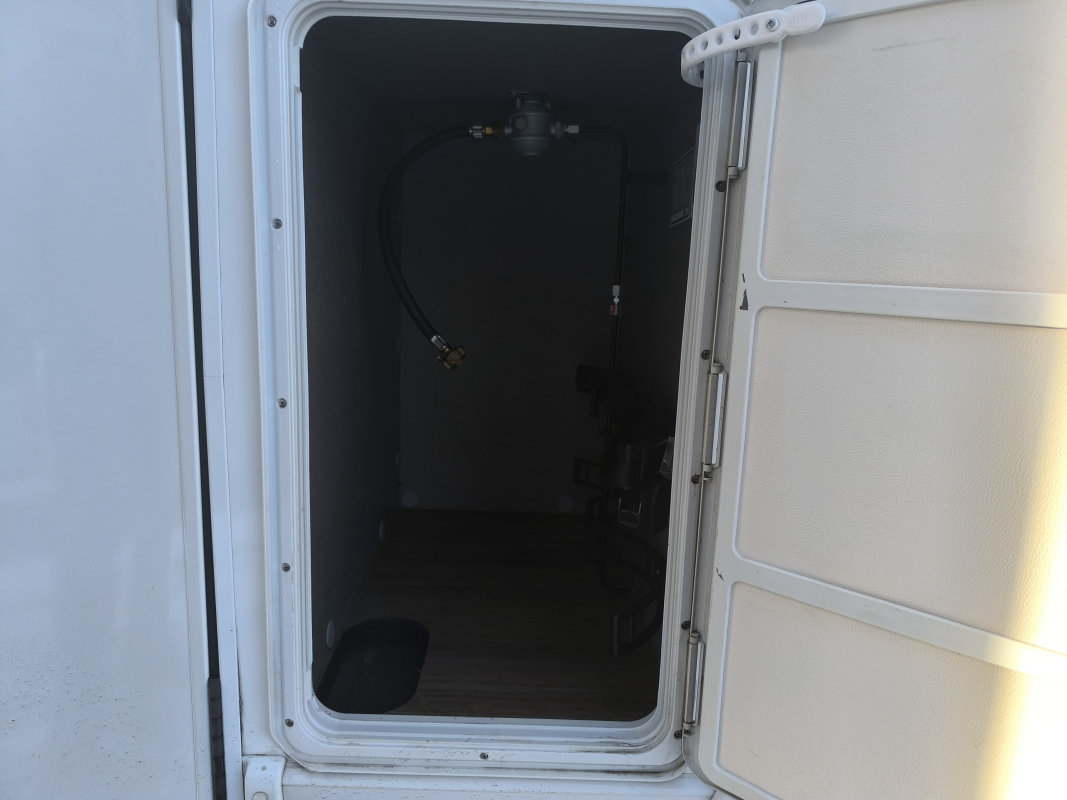 Ford Transit — 14
