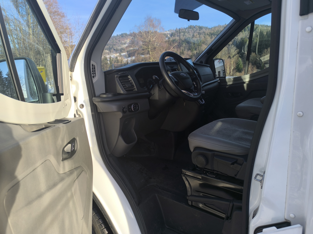 Ford Transit — 16
