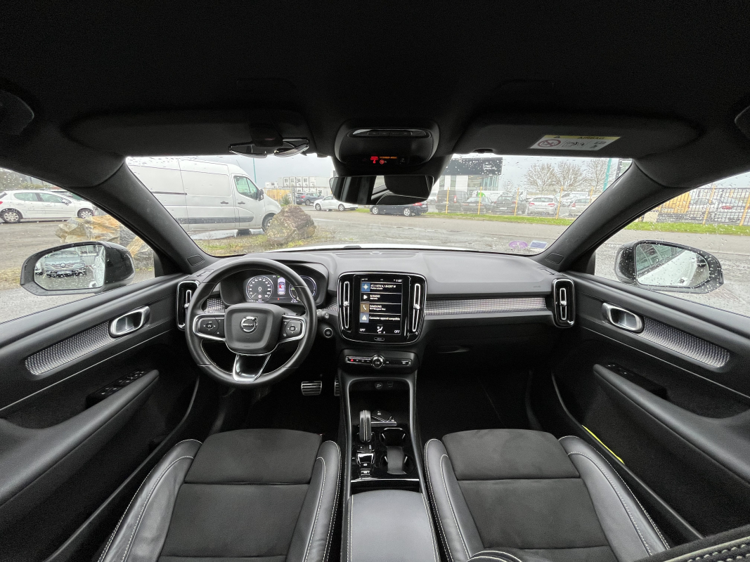 Volvo XC40 — 15