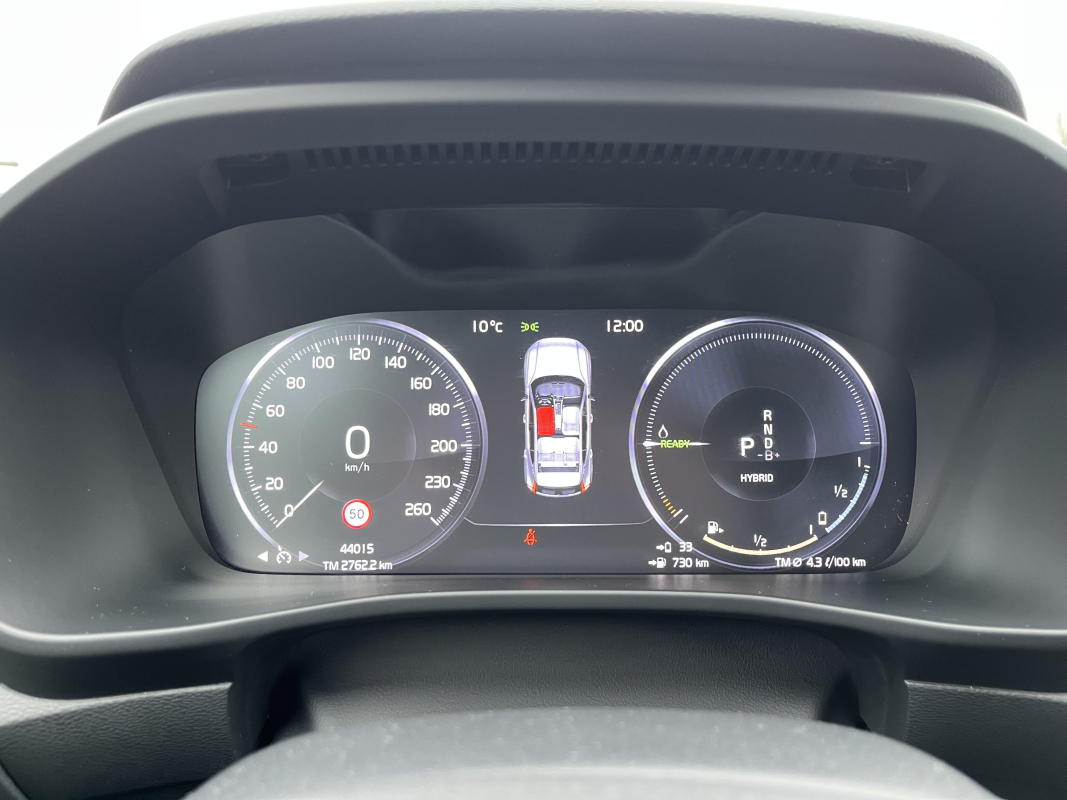 Volvo XC40 — 24