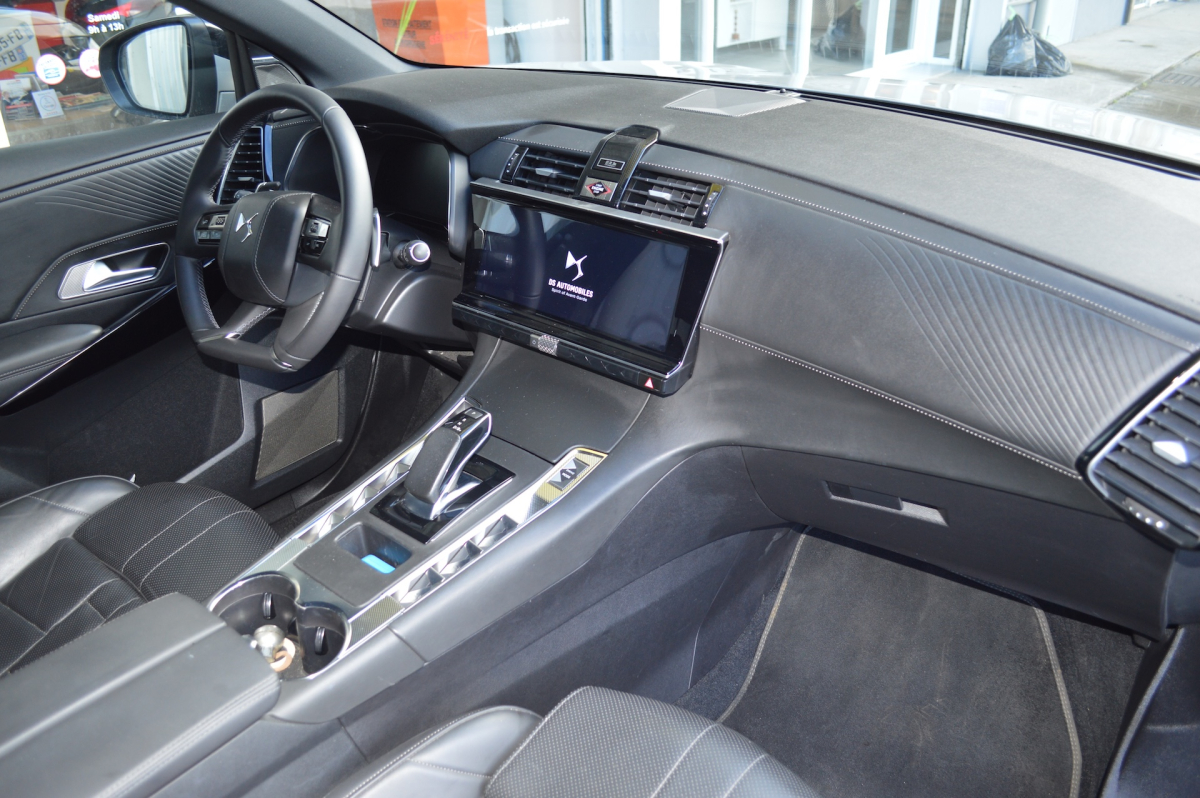 DS DS7 CROSSBACK — 11