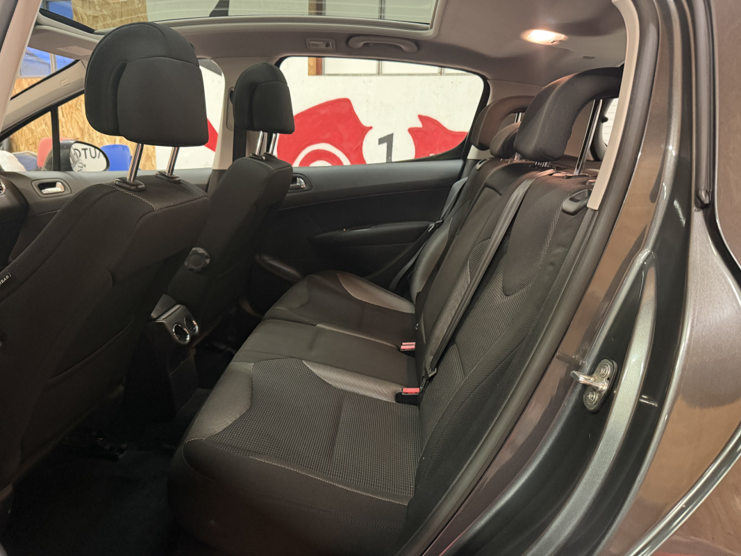 Peugeot 308 — 13