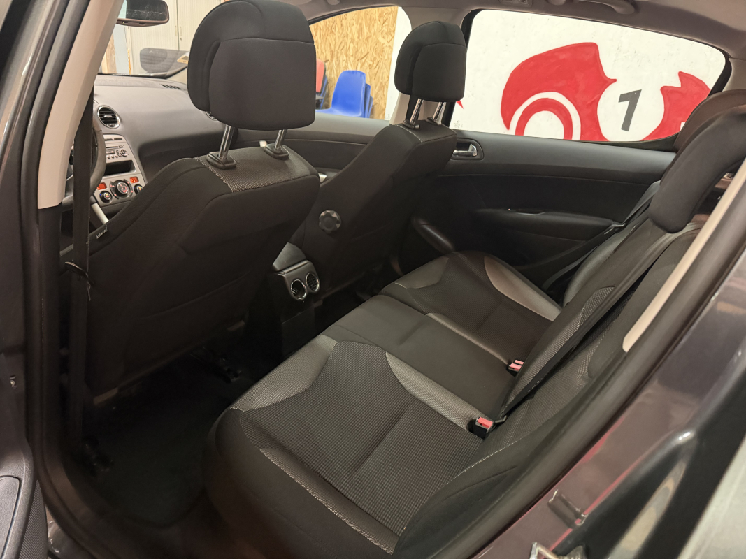 Peugeot 308 — 14