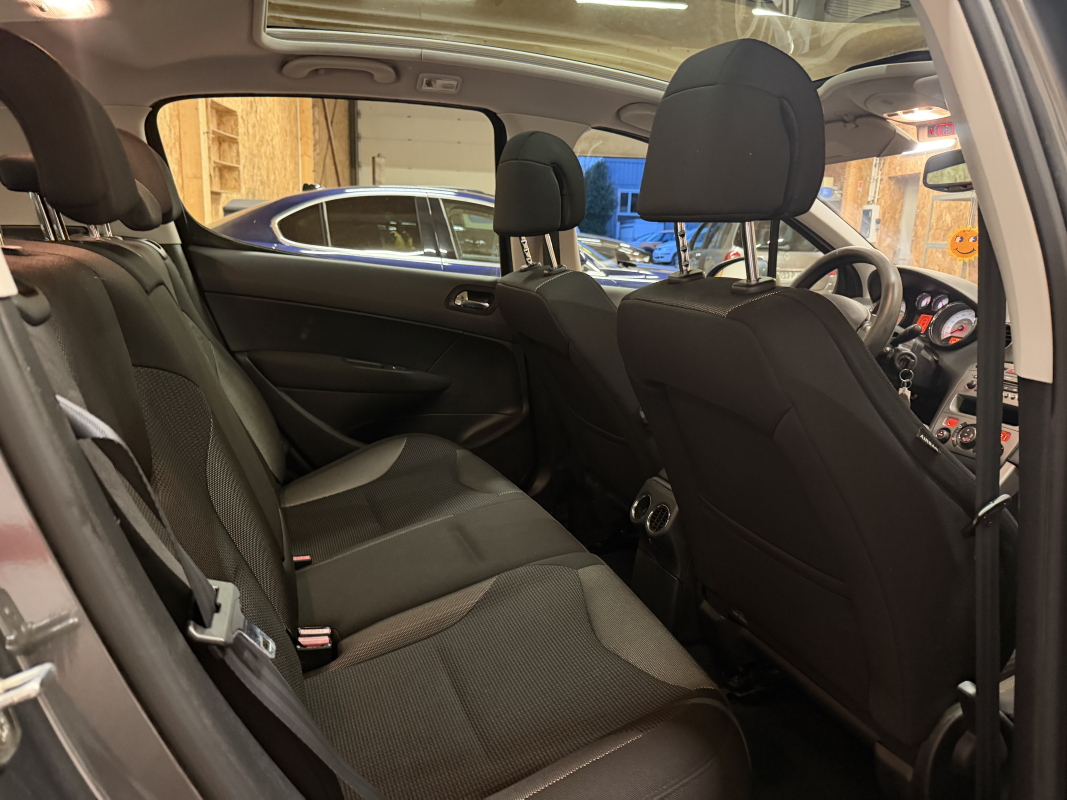 Peugeot 308 — 16
