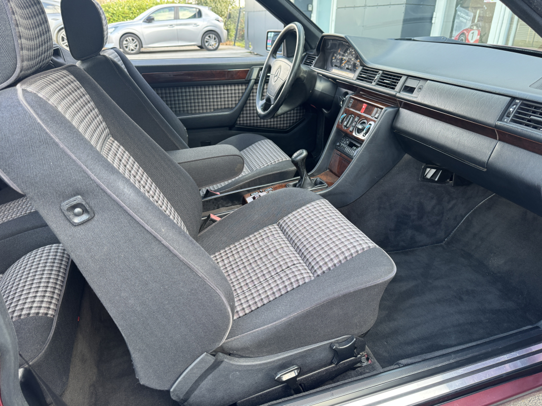 Mercedes Classe E — 21