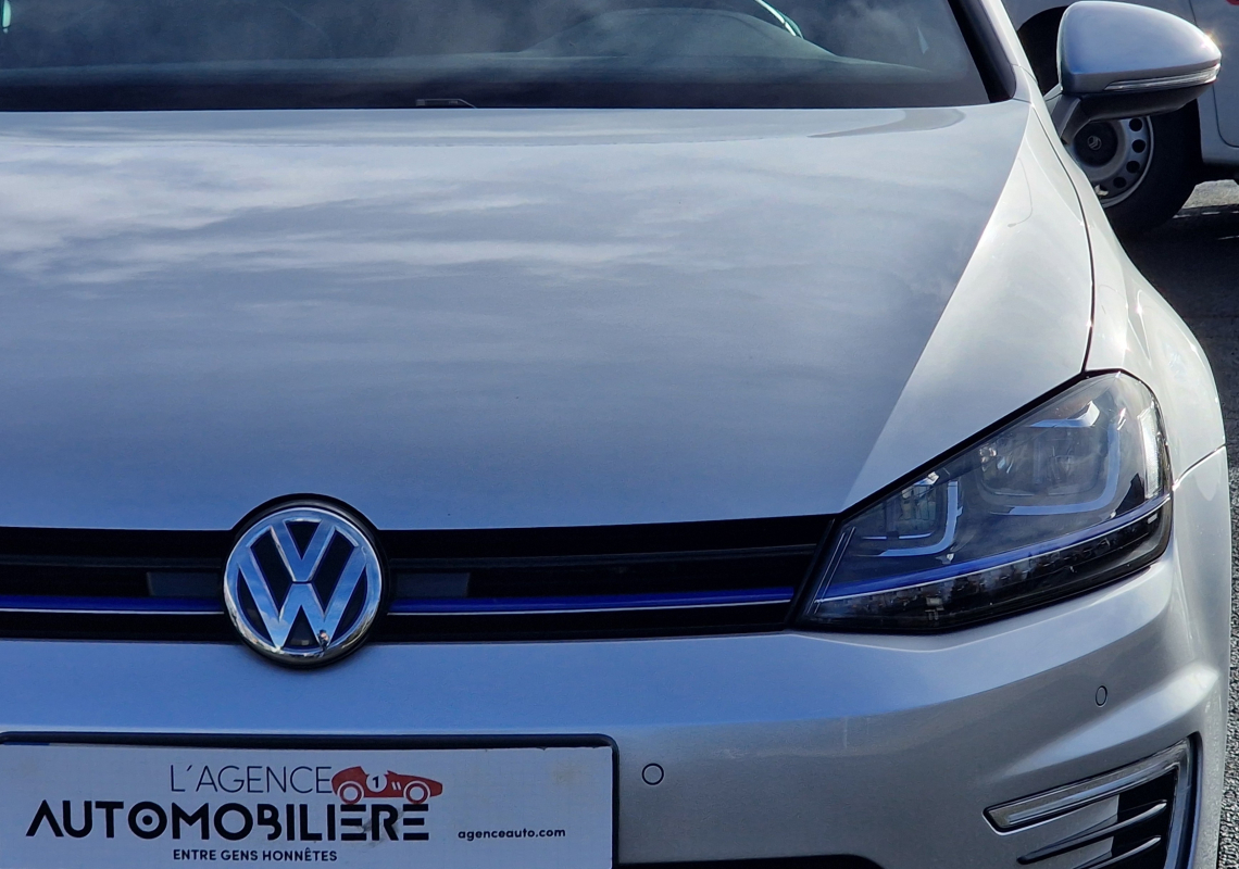 Volkswagen Golf — 3