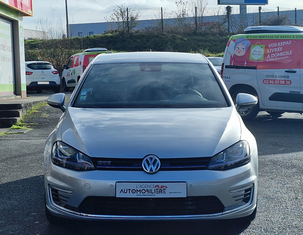 Volkswagen Golf — 2