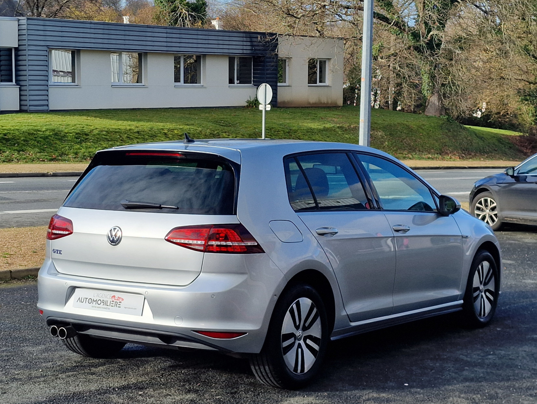 Volkswagen Golf — 6