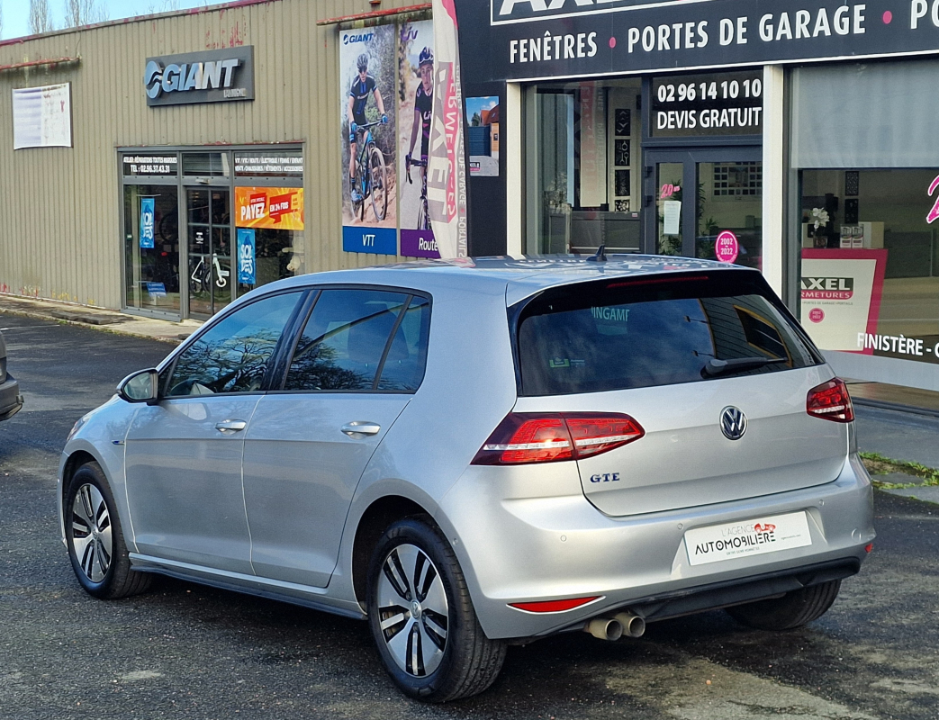 Volkswagen Golf — 8