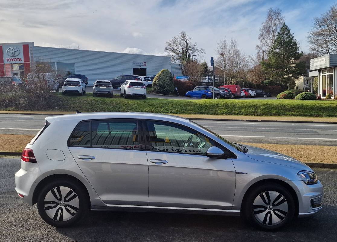 Volkswagen Golf — 5