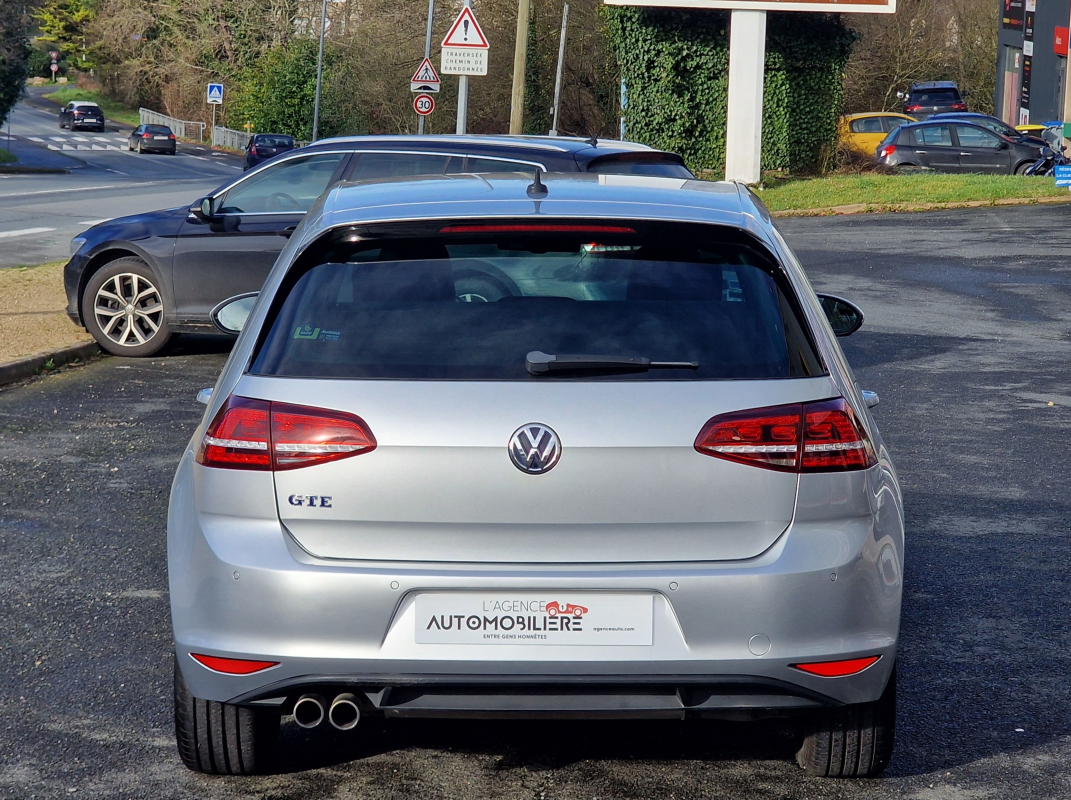 Volkswagen Golf — 7