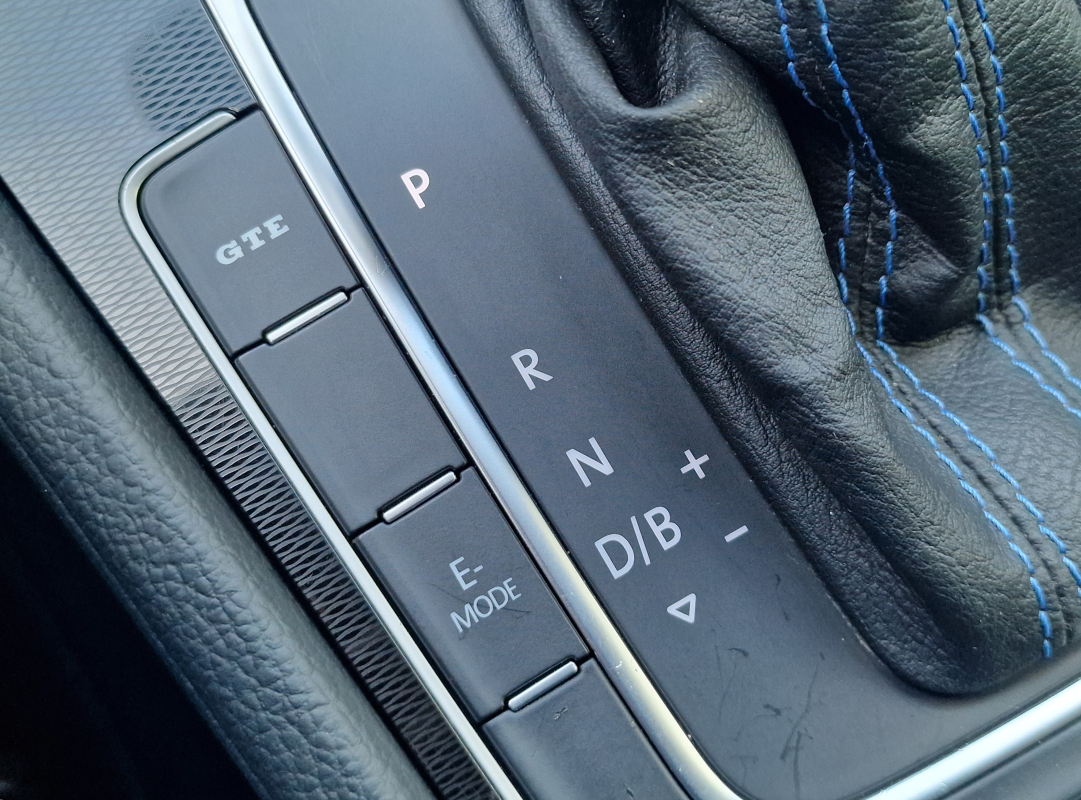 Volkswagen Golf — 12