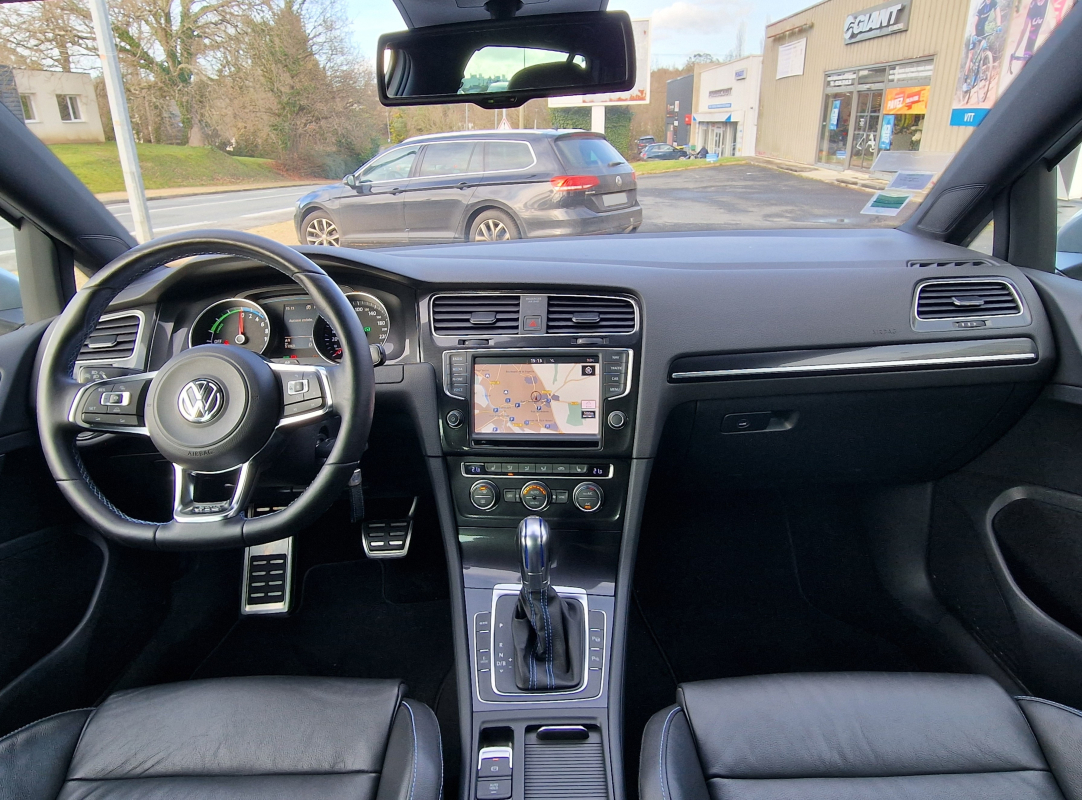 Volkswagen Golf — 10