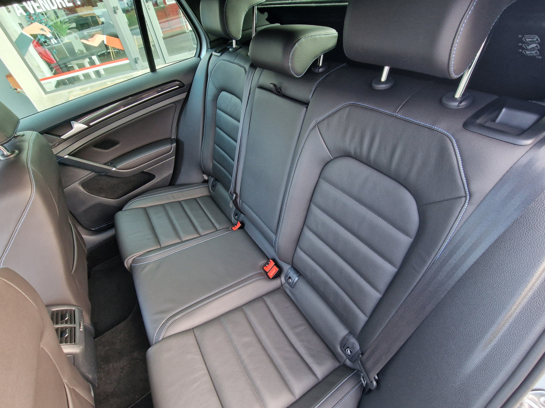 Volkswagen Golf — 19