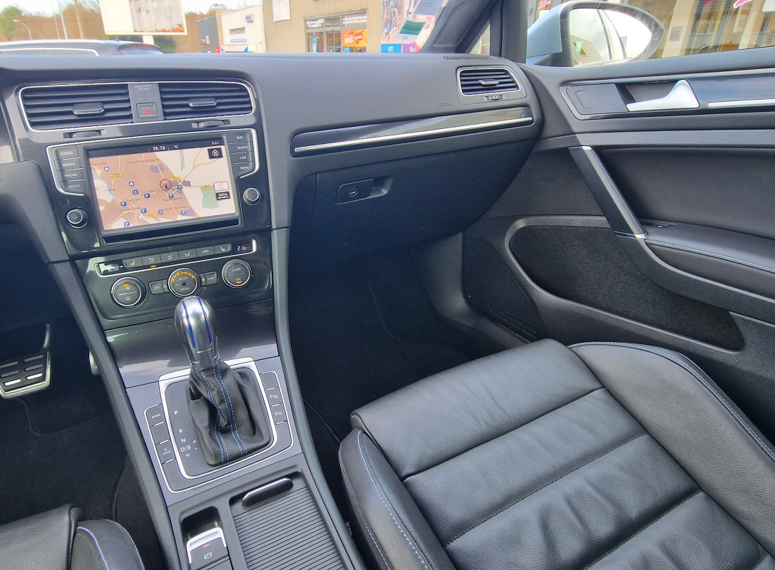 Volkswagen Golf — 16