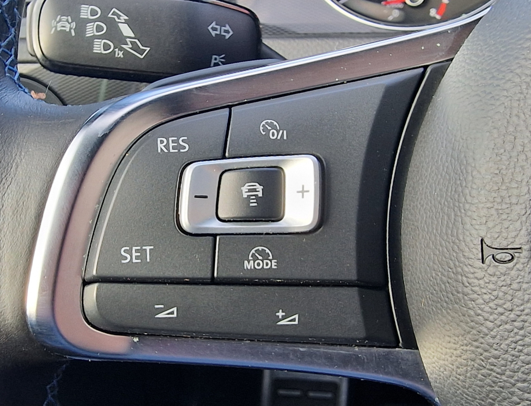 Volkswagen Golf — 25