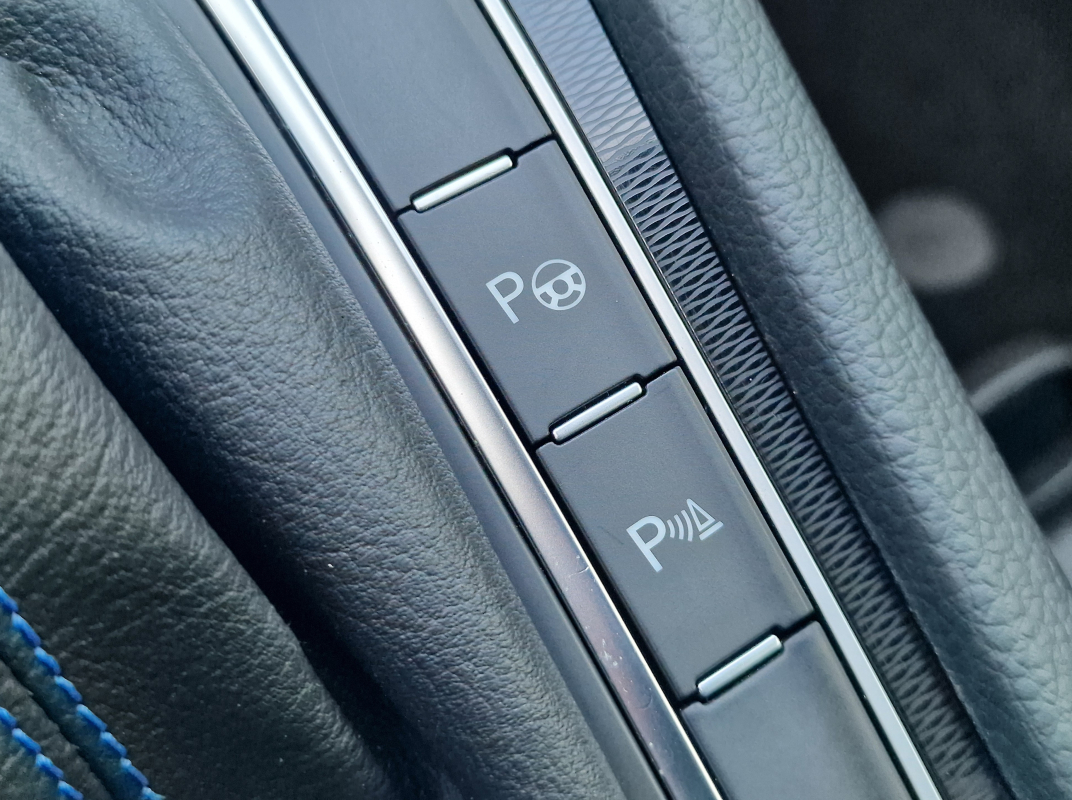Volkswagen Golf — 28