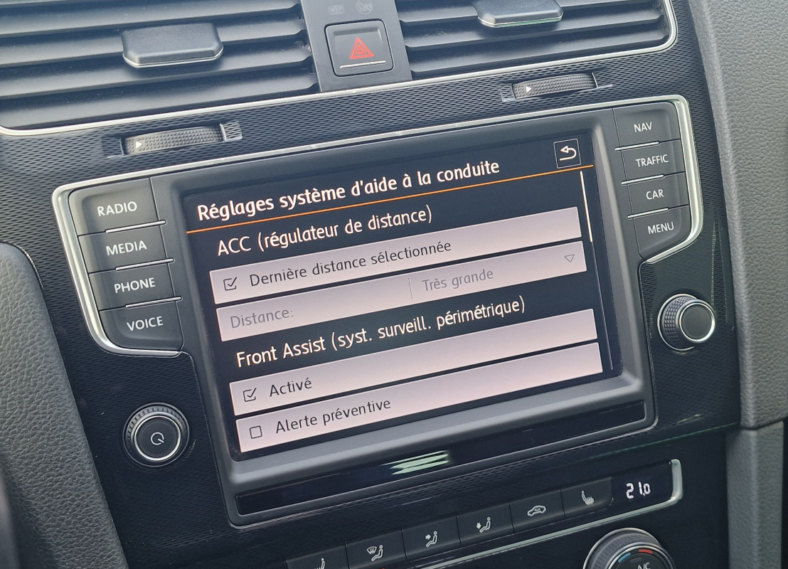 Volkswagen Golf — 32
