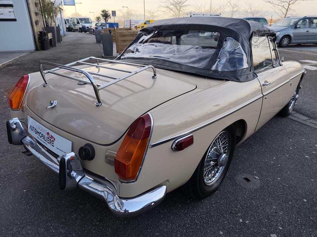 MG B — 32