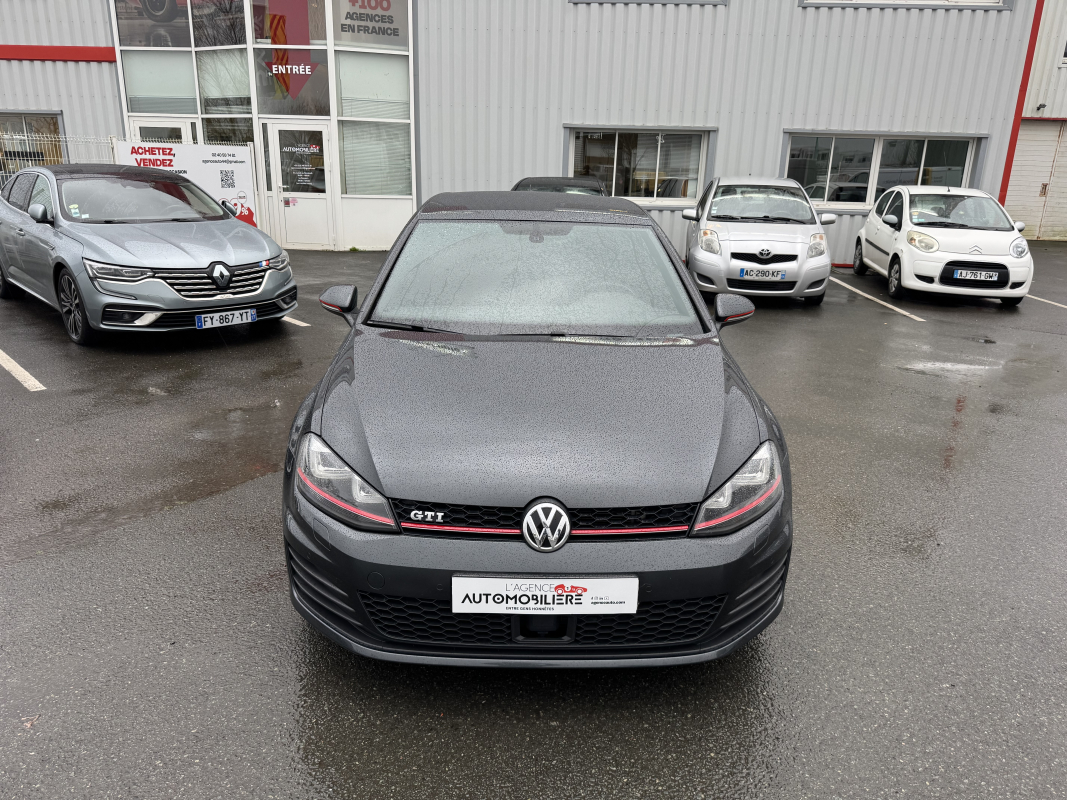 Volkswagen Golf — 2