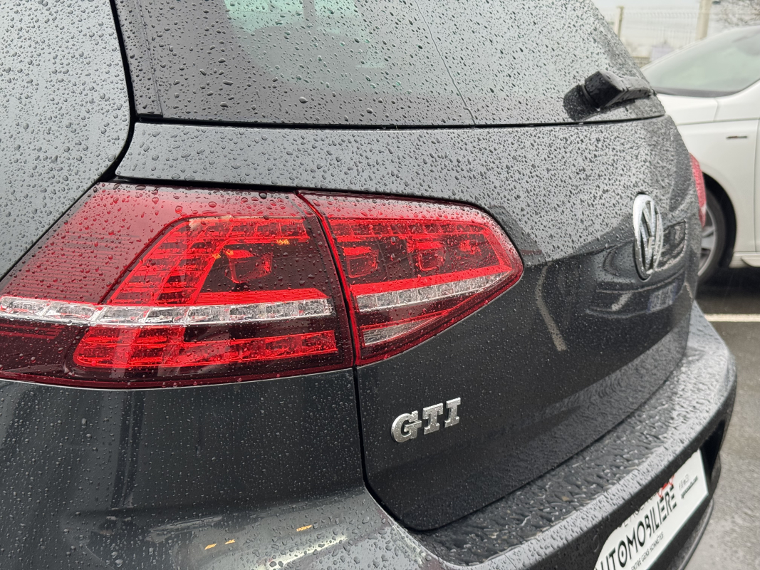 Volkswagen Golf — 10