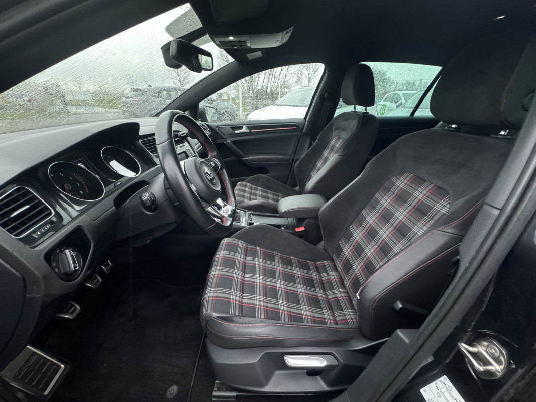 Volkswagen Golf — 19
