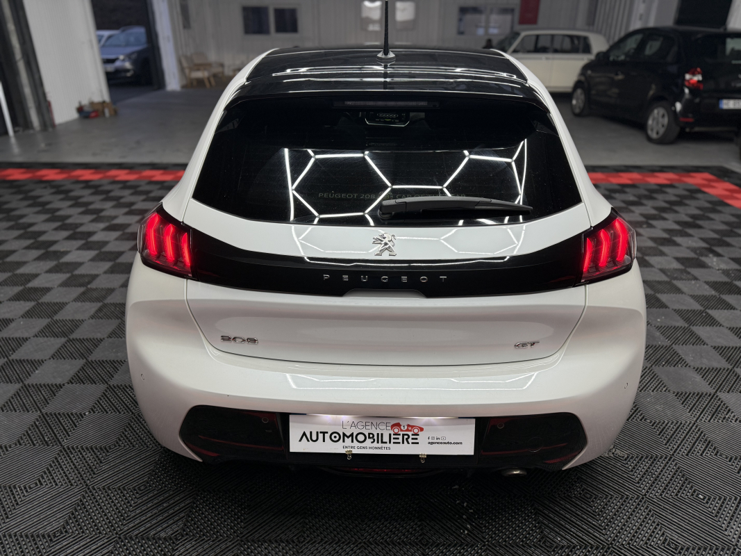 Peugeot 208 — 6