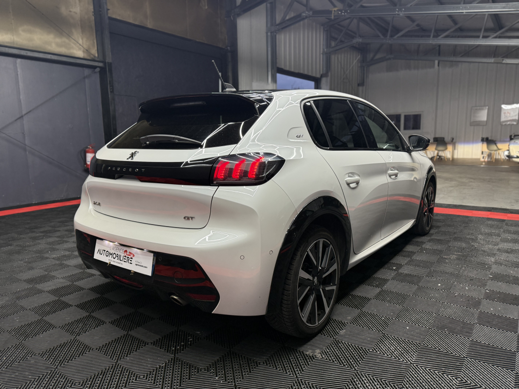 Peugeot 208 — 5