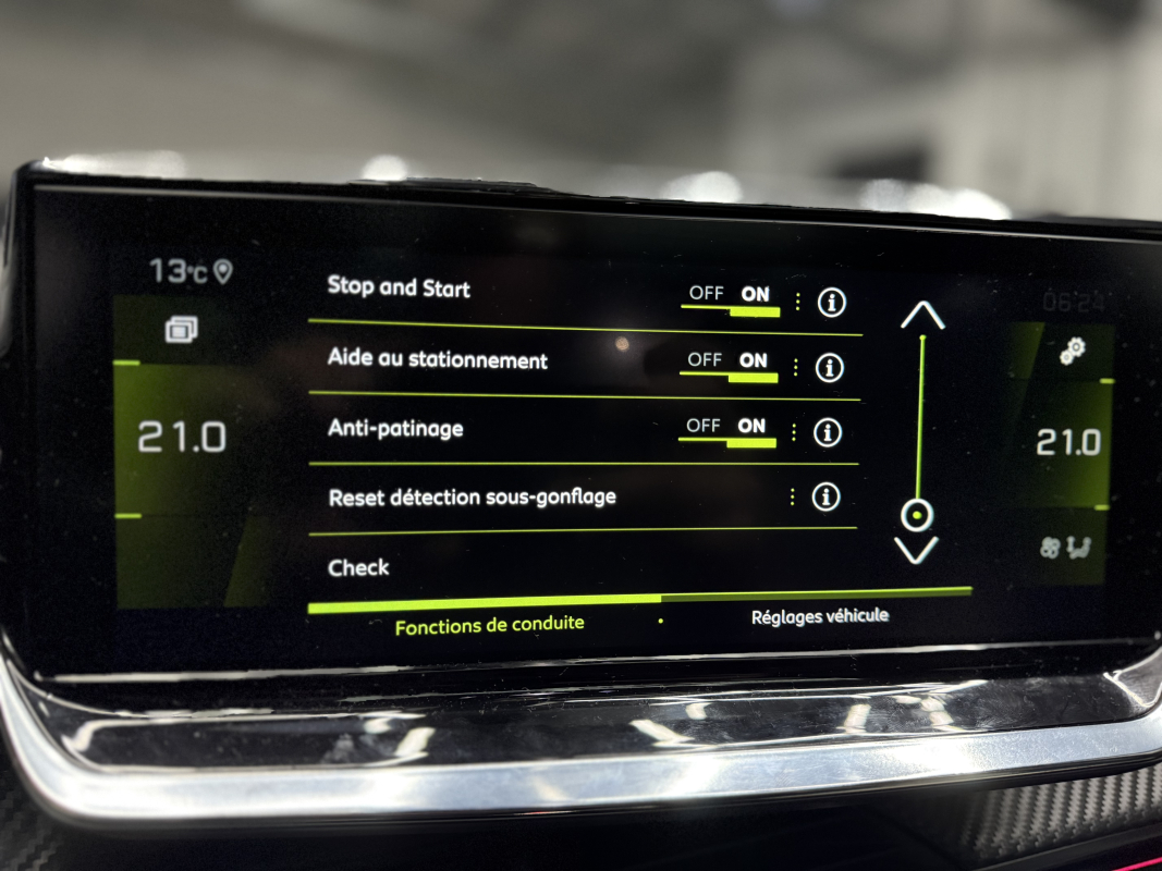 Peugeot 208 — 21