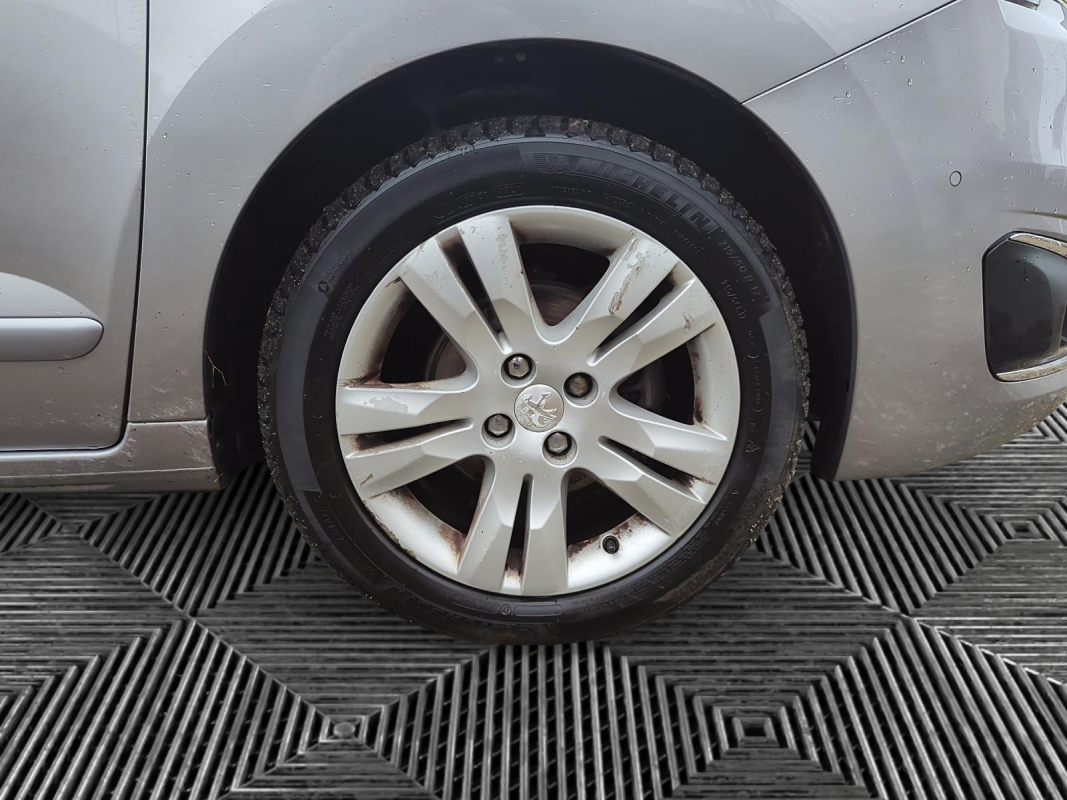 Peugeot 5008 — 28