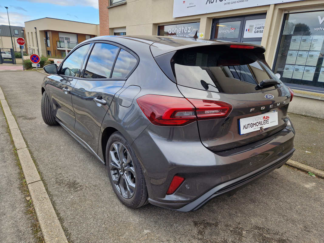 Ford Focus — 3