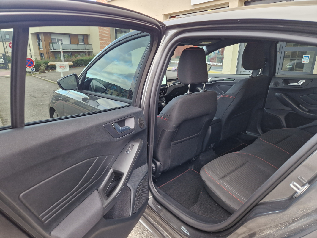 Ford Focus — 20