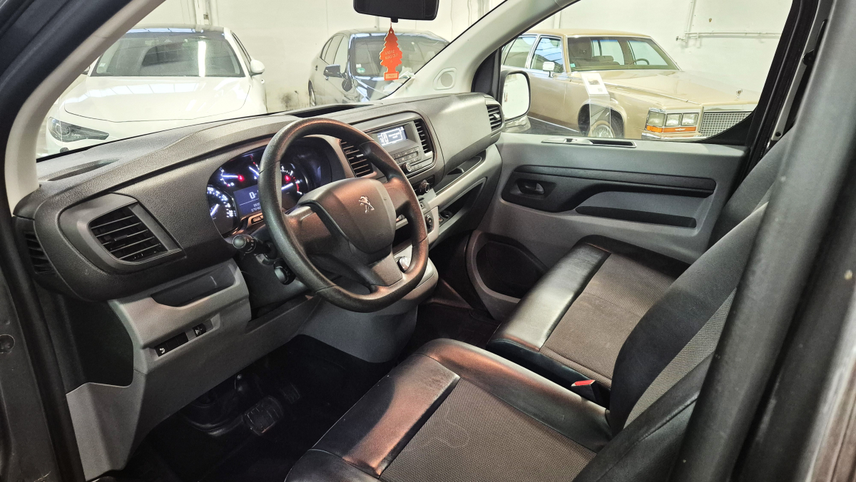 Peugeot Expert — 8