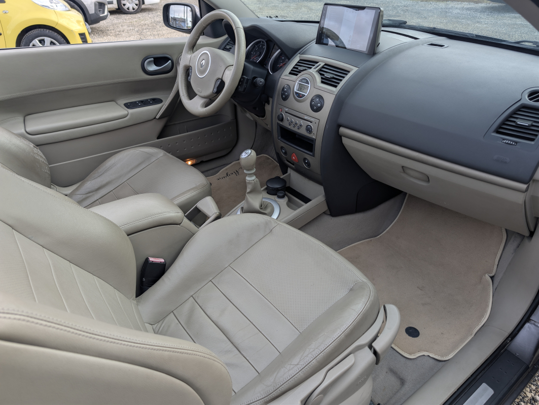 Renault Megane — 14