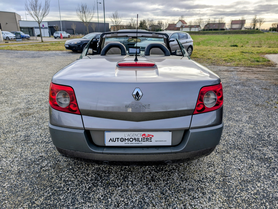 Renault Megane — 5